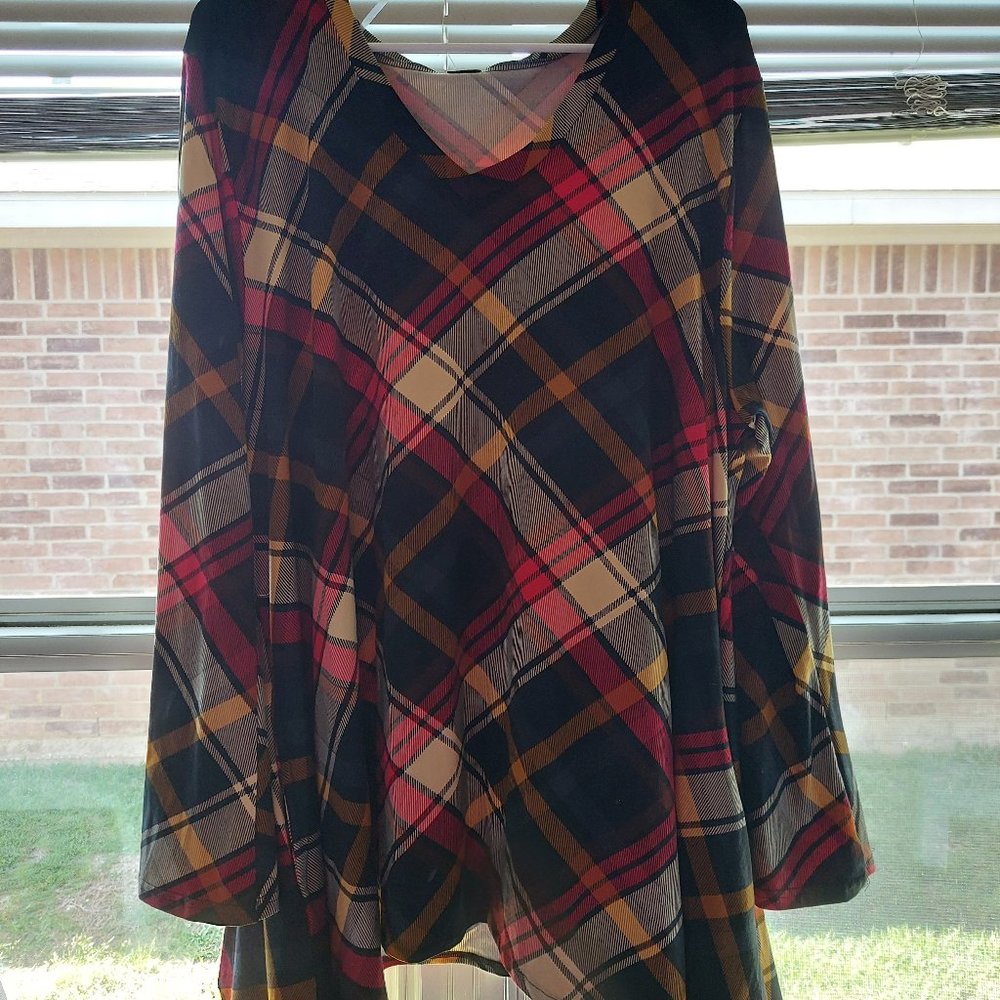 Womens 2x 3x stretchy navy plus plaid hip length long pull over top blouse